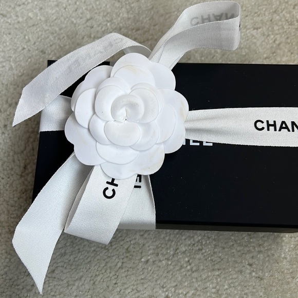 Authentic Chanel card holder. - Picture 1 of 3